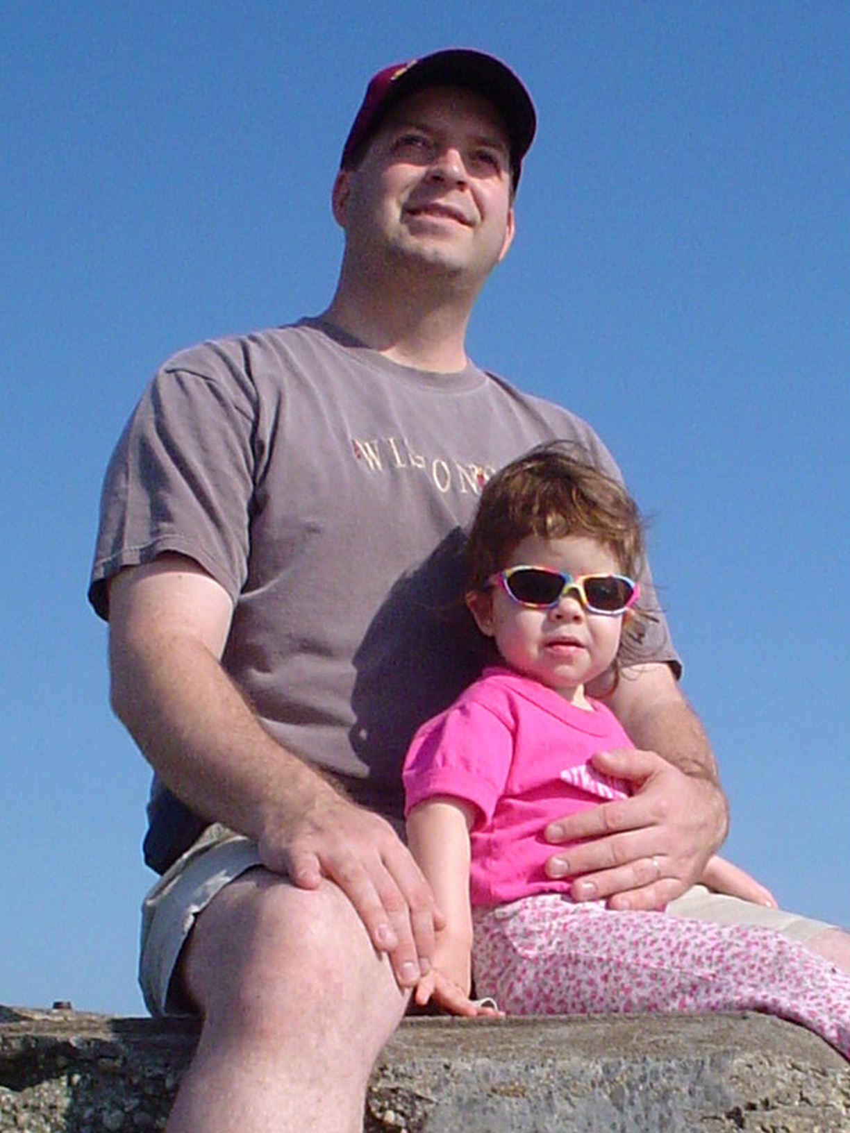 beachdad.jpg (225297 bytes)
