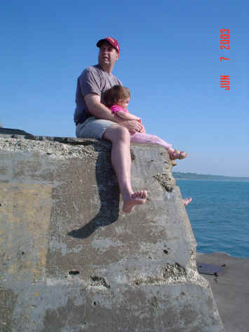 beachrok.jpg (344312 bytes)