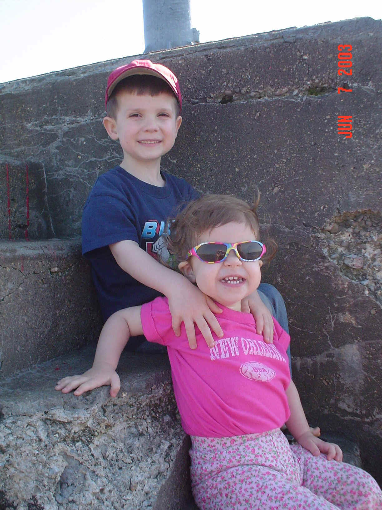 kidsstep.jpg (384969 bytes)