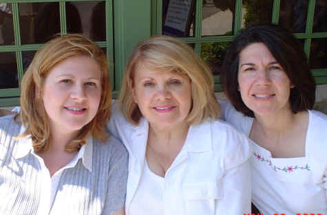 tabgirls.jpg (326851 bytes)