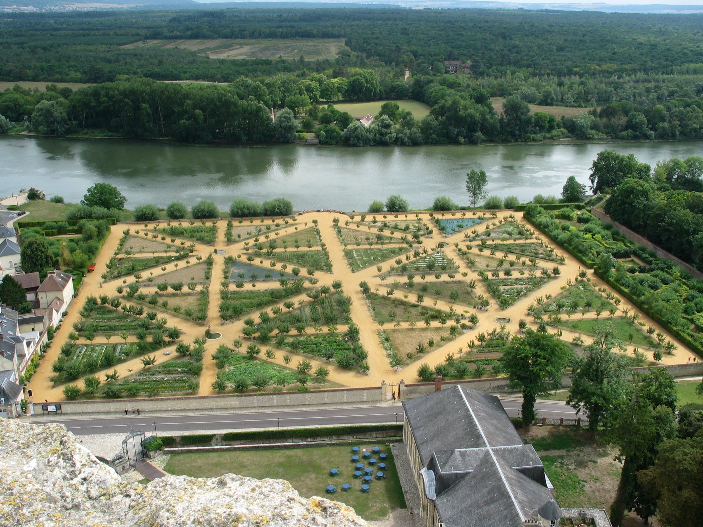 La Roche-Guyon castle's vegetable garden